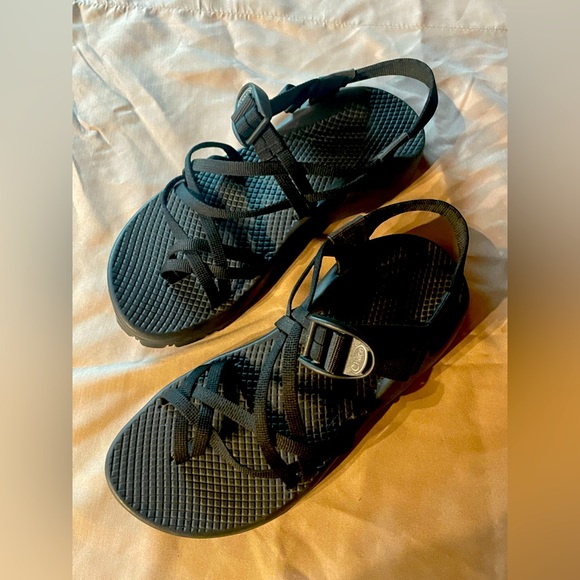 NEVER WORN Women's Vibram Chaco Waterproof Sandals - Picture 3 of 8